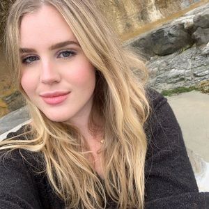 Meet your Posher, Elise